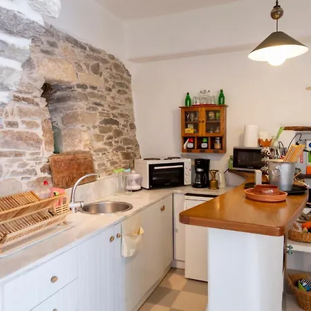 Traditional Stonebuilt House بيت للعطل *