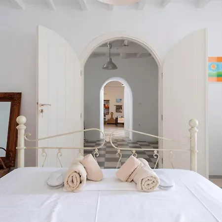 بيت للعطل Traditional Stonebuilt House