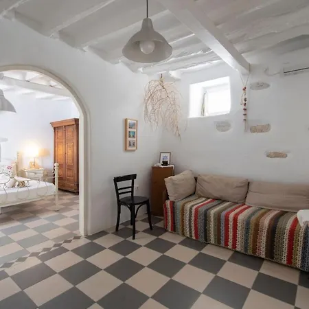 Traditional Stonebuilt House * باروس