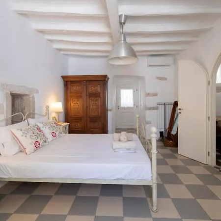 Vakantiehuis Traditional Stonebuilt House *