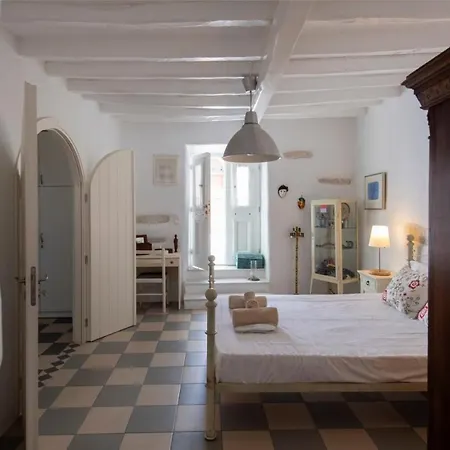 Vakantiehuis Traditional Stonebuilt House *